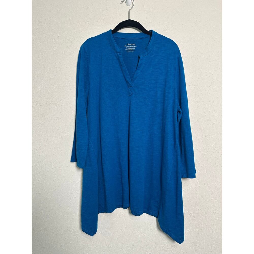 Chicos The Ultimate Tee Blue Split V-Neck Sharkbite Tunic Top Womens Size 2 L
